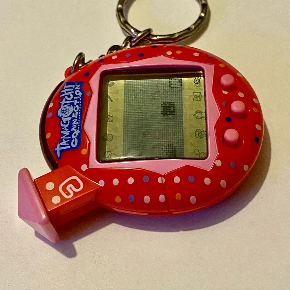 ✨ Tamagotchi Connection V5 2004 Original Polka Dots Confetti Red Familitchi Rare